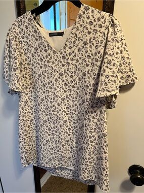 Mikarose White V-Neck Flutter Sleeve Floral Blouse